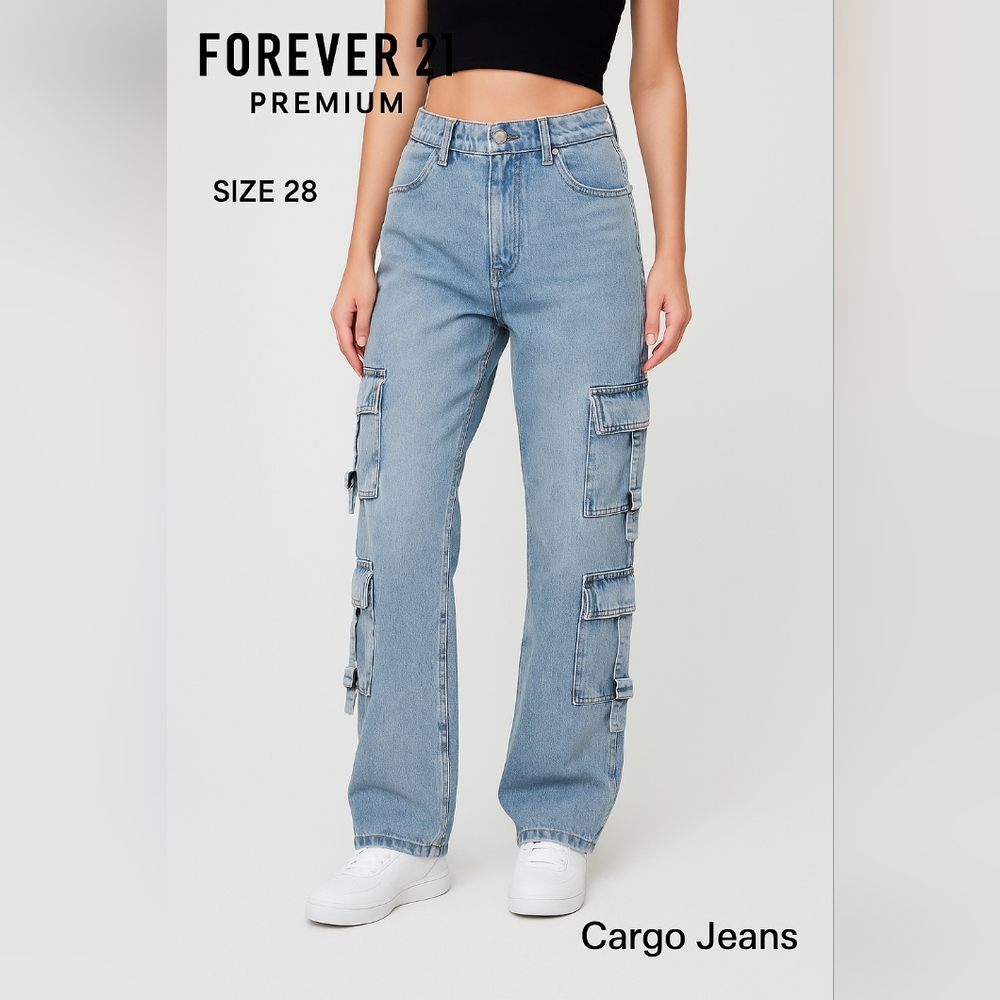 Forever 21 Premium Women’s Cargo Jeans Light Wash Size 28
